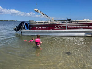 Read more about the article Exploring Long Island’s Coastline on a Pontoon Boat