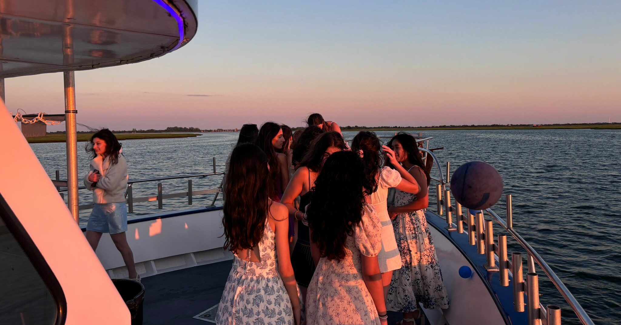 You are currently viewing Enchanting Evenings: Sunset Cruises on the Freeport Gem