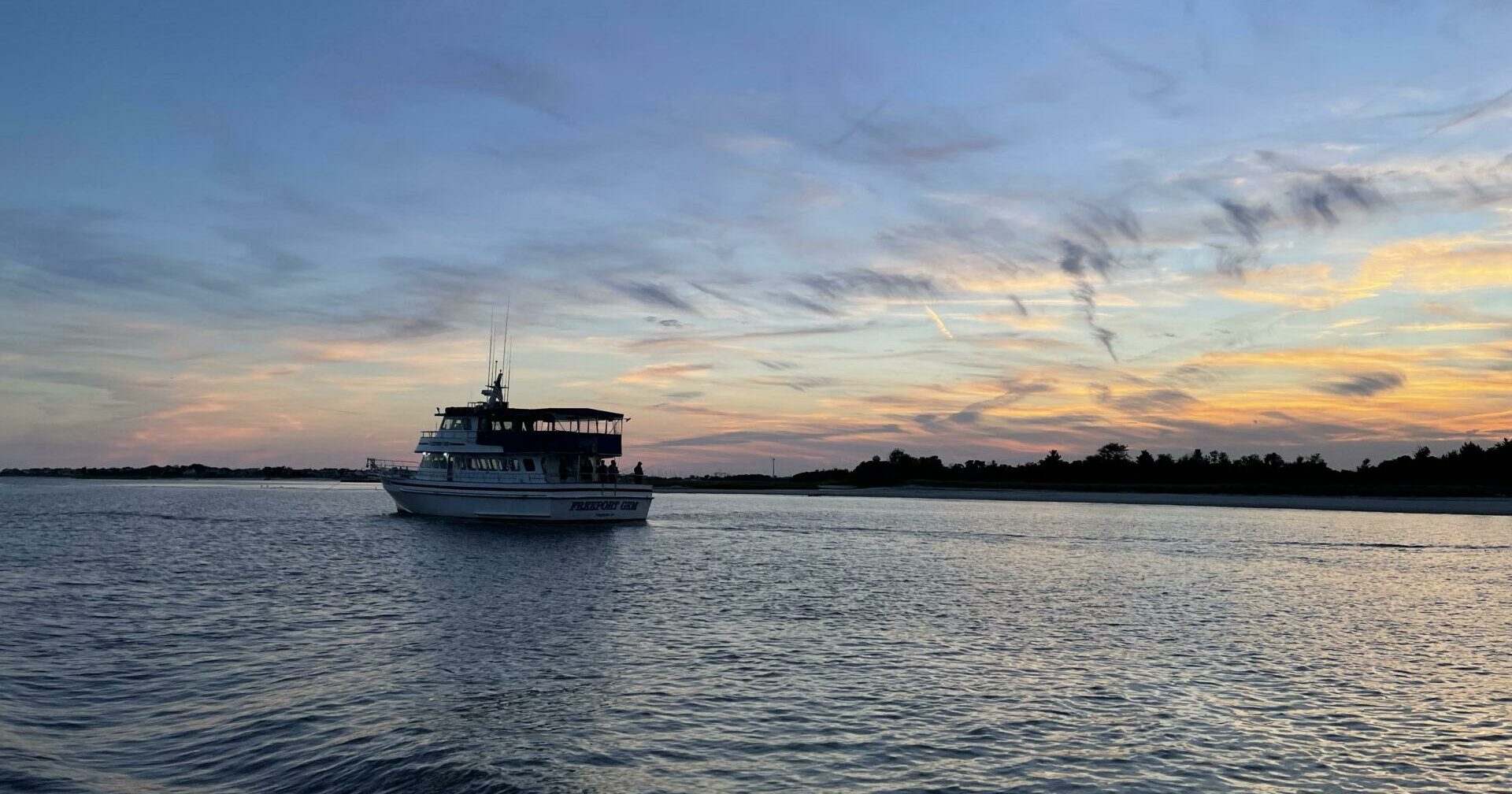 You are currently viewing Weddings on the Water: Your Special Day Aboard the Freeport Gem